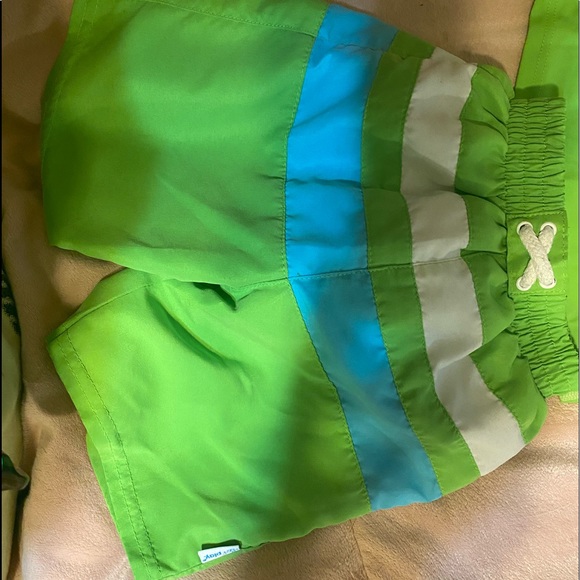 Infant swim trunks and rash guard - Picture 2 of 6